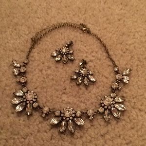 Sparkle flower necklace with earrings